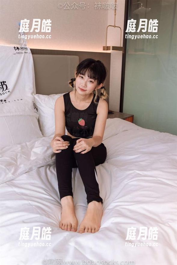 BoBoSocks袜啵啵 - 原图直击，小甜豆让油亮肉丝也自愧不如，纯粹的视觉冲击！