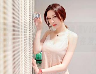 Feilin嗲囡囡 – 抢先看陈雅漫VICKY的私拍图包，女神的每一寸都在发光！