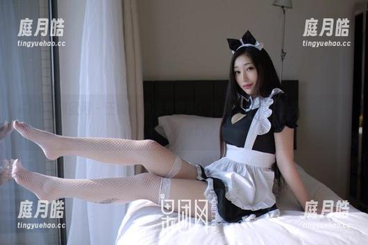 GIRLT果团网 - 王婉悠的秘书情调：精选写真集，办公桌上也可以开party？