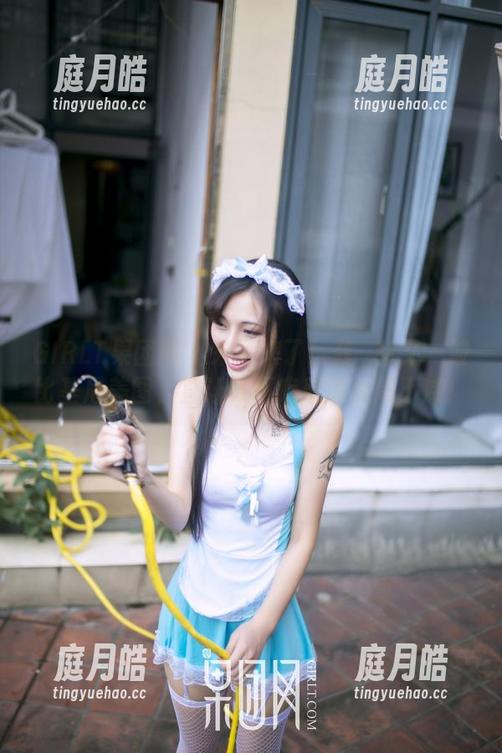 GIRLT果团网 - 来了来了！龚玥菲又一波比基尼美图，直让人琢磨着海水咸不咸！