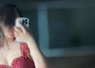 微密圈 – MIYA的黄色睡袍——一件让人纠结的资源。