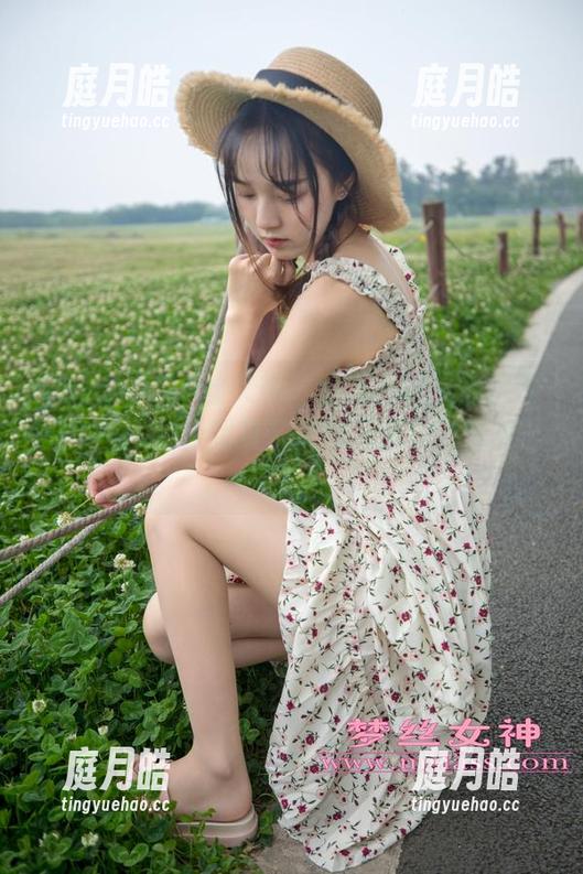 MSLASS梦丝女神 - 小允儿的“无圣光图集”：腿长到我都快找不到我的视线了！
