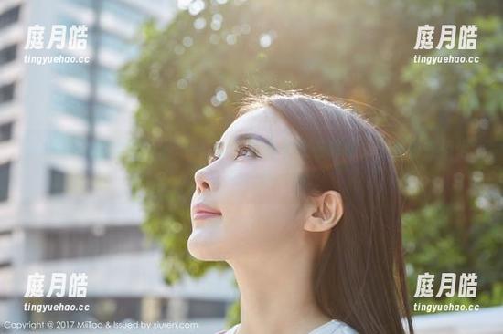 MiiTao蜜桃社 - 米琪MIKI：甜心不止在嘴甜，壁纸也在悄悄抢风头
