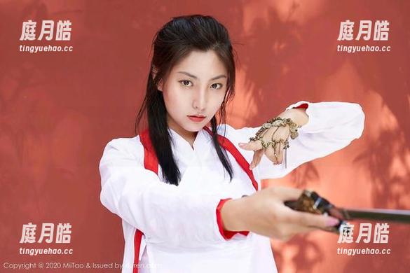 MiiTao蜜桃社 - 缇娜美Tinami在线写真，白丝小心藏不住啦！