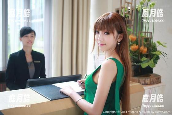 MyGirl美媛馆 - 当脚遇见镜头：伊雨蔓Fiona私拍合集，连石阶都想献上点赞！