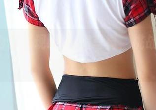 ROSI为你呈现JK私房写真，挑战你对美的定义。