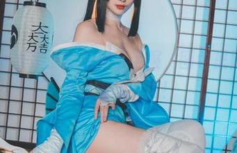 Rioko凉凉子的私房水手服,图包里隐约有种很海的气息!