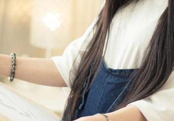 TouTiao头条女神 – 大家都喜欢梁芮溪的私房美图,那她的女友也得是一位有“干货”的人吧?