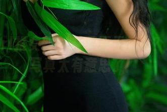 TuiGirl推女郎 – 艾栗栗天使化？这定制写真太有意思了！