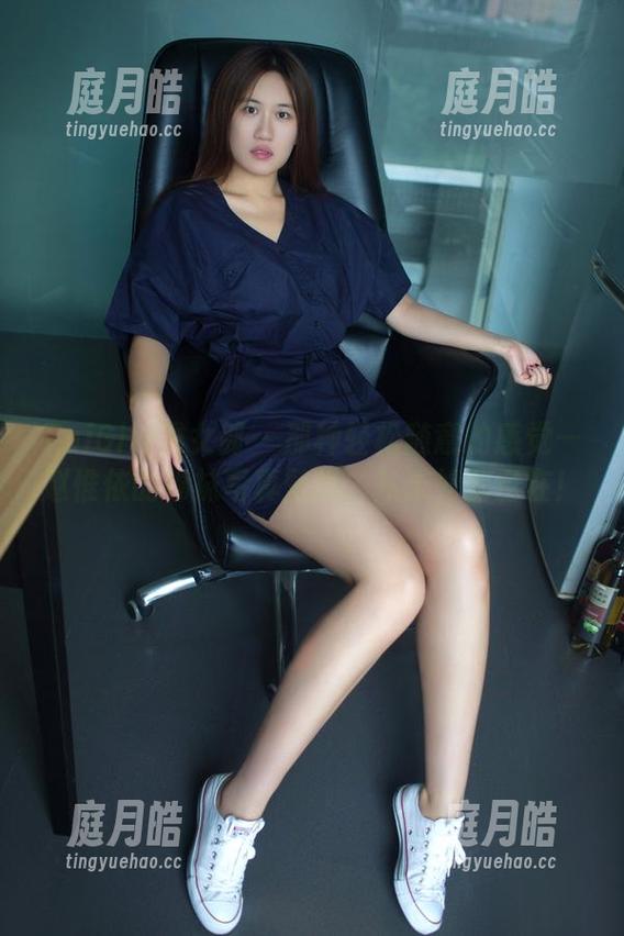 TuiGirl推女郎 - 那种轻松随意的感觉—赵惟依的棉袜写真壁纸，从未如此自在！