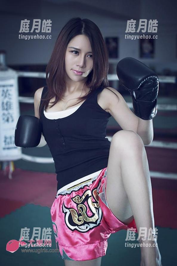 UGirls尤果网 - 黑色，夏倪可ella，和一张让人心动的原图，完美组合