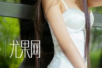 UGirls尤果网 – 赵娜娜免费护士套图,穿着白大褂的朦胧世界。