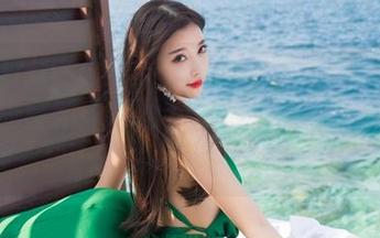 XIAOYU语画界 – 观看Cris_卓娅祺的作品，白丝如同低语，暗示着很多，只等我去解读。