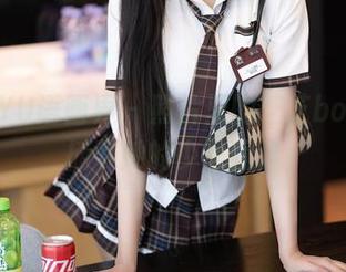 XIAOYU语画界 – 照片里的芝芝booty：摘下她的少女面具