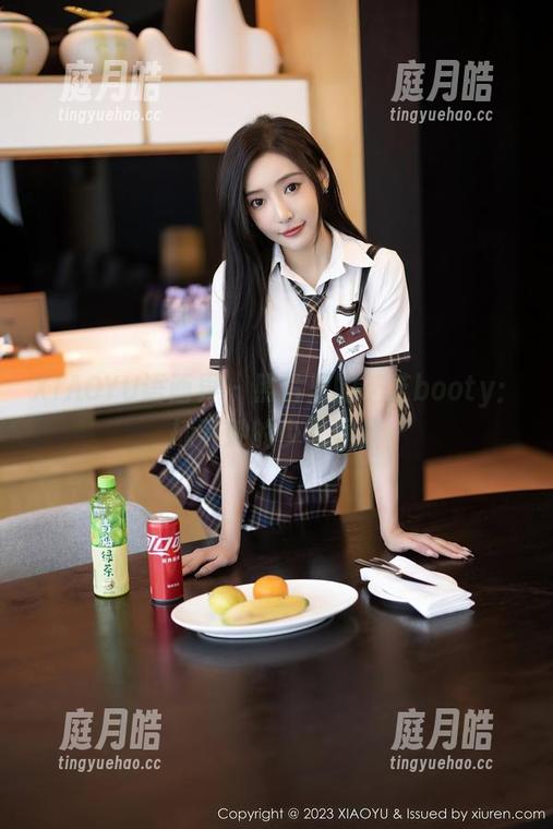 XIAOYU语画界 - 照片里的芝芝booty：摘下她的少女面具