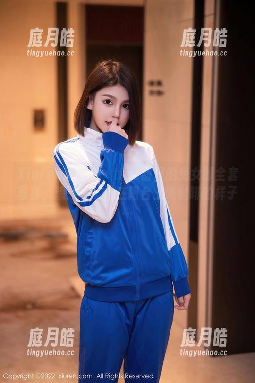 Xiuren秀人网 - tina甜仔的兔女郎全套写真，想象一下她在阳台上喝咖啡的样子…