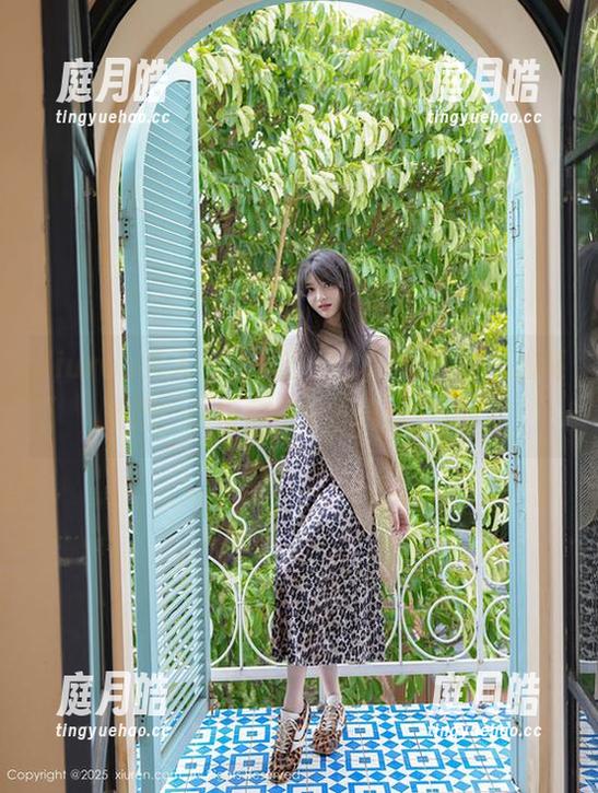 Xiuren秀人网 - 周于希Sally在线，油亮美图：请自备手套，否则指滑！