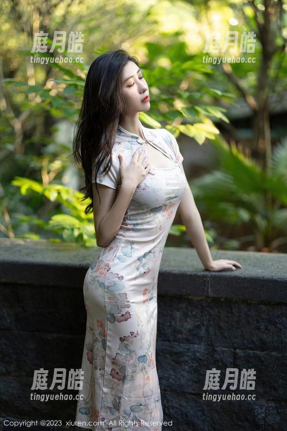 Xiuren秀人网 - 黑丝写真加入了尤妮丝Egg的绝妙配方，效果惊人。