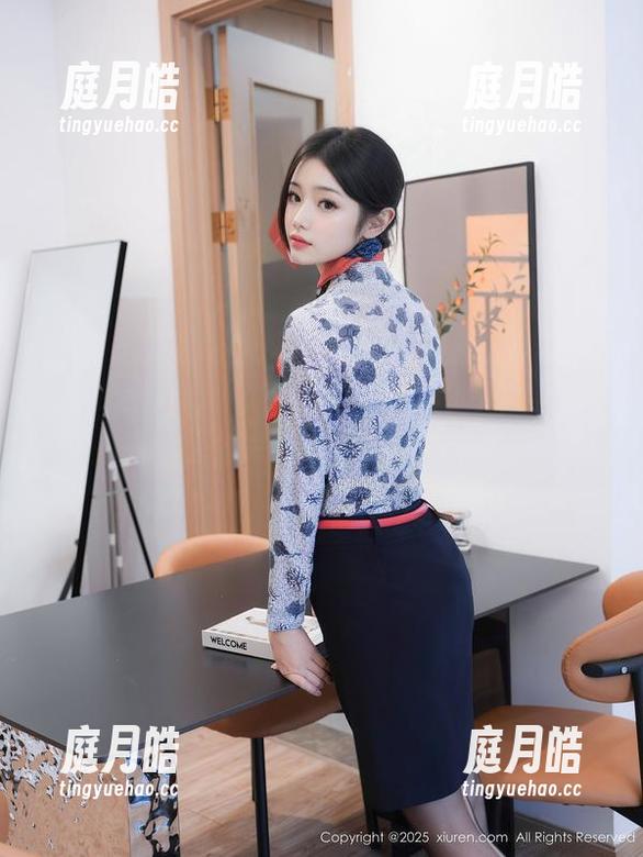 Xiuren秀人网-萌白酱 Xiuren秀人网 - 萌白酱最新的黑白风暴来啦,连色彩都得给她让道!