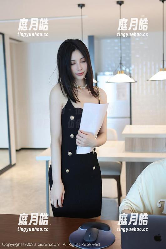Xiuren秀人网 - 很有意思的私拍，蛋蛋宝的短裤图集，仿佛在诉说一段默契的低语