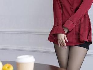 Xiuren秀人网 – 这是比基尼吗？谢小葱的写真图包在这里，有种出乎意料的感觉。