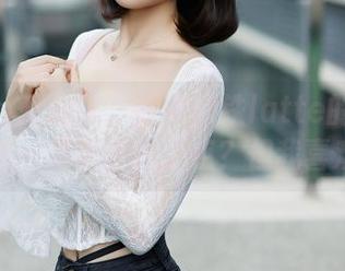 Xiuren秀人网 – 趁热拿铁latte的纯白图包:是不是白了点?但我喜欢