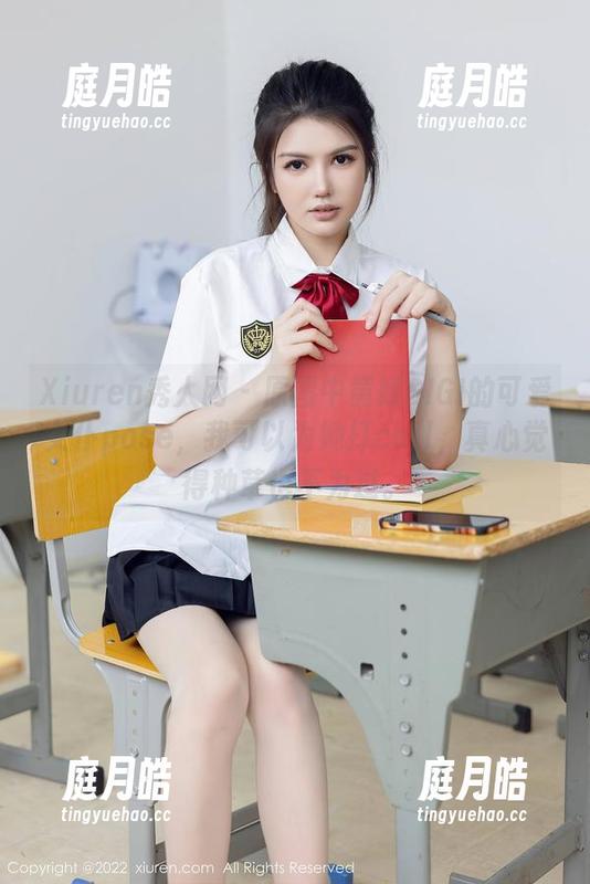 Xiuren秀人网 - 原图中黄婧GIGI的可爱女仆pose，我可以为她打call，真心觉得种草也不为过。
