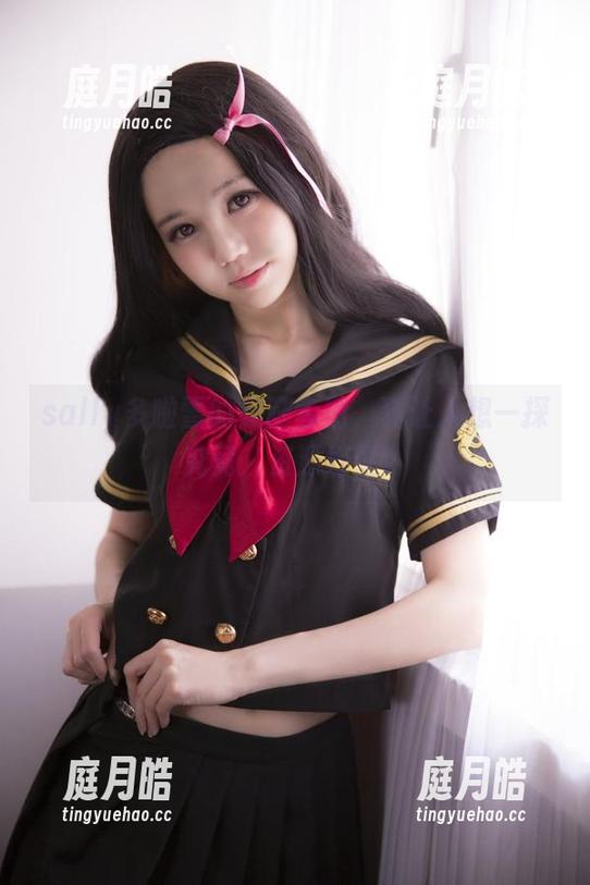 sally多啦雪的美腿套图，真让人想一探究竟，资源好评！