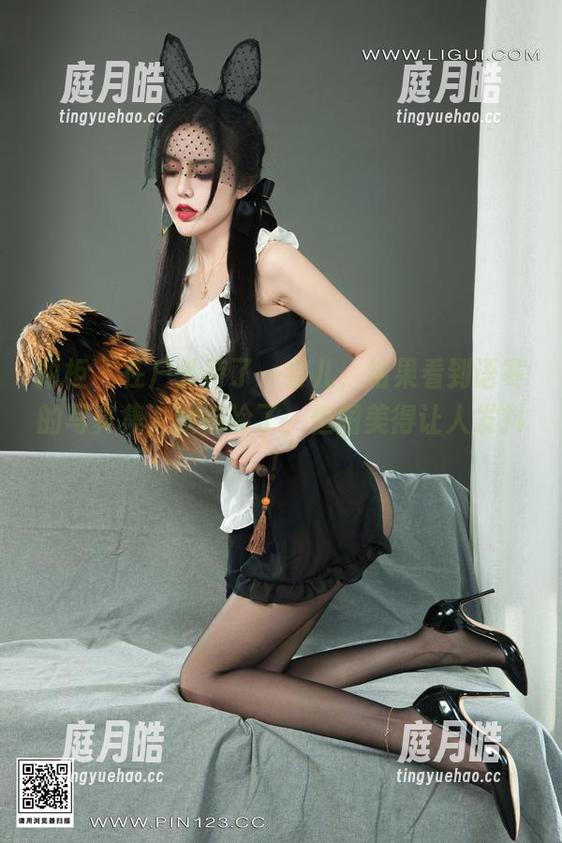 丽柜 - 在户外待了一会儿，结果看到语寒的写真集，腿都冷了，但图美得让人发抖！