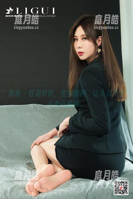丽柜 - 红裙轩轩，全套原图，让人忍不住多看几眼啊。