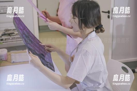高清壁纸里，云溪溪潮生展现了超微妙的情感，奈何我方向感不佳哈哈。