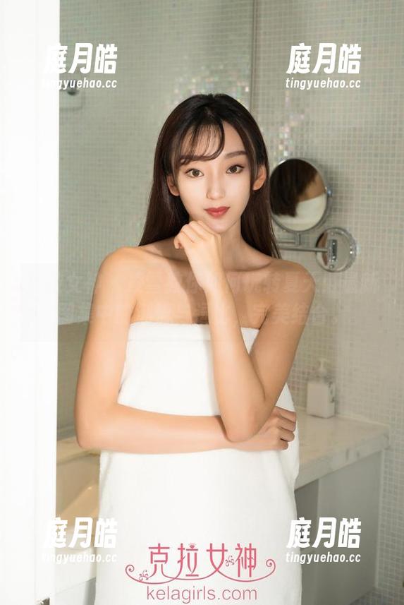 克拉女神 - 凌雪教你如何玩转夏天：最新图集中的潮流与逗比，完美结合。