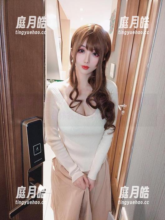凉凉子 凉凉子《年上の韵》温泉旅行,原图精选,带你体会不一样的水温。