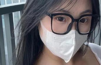 微密圈 – 蕾丝内衣和可爱的肉巴的欢快舞蹈，作品中一瞬的柔情