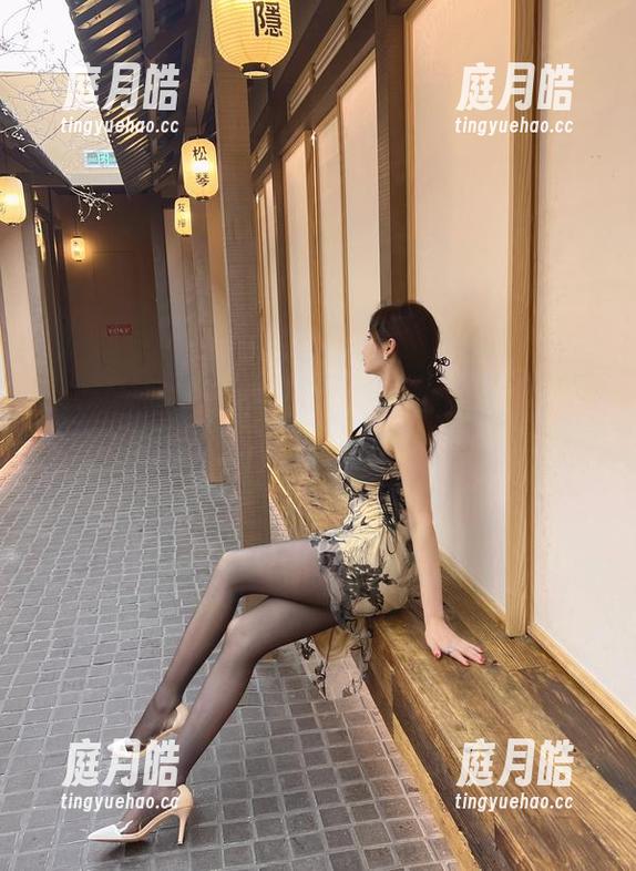 周妍希 微密圈 - 周妍希的作品集:黑暗中的诱惑,白光下的狂野。