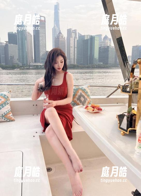 微密圈 - 下载周妍希天台图包，谁能拒绝这种“随意”的美？