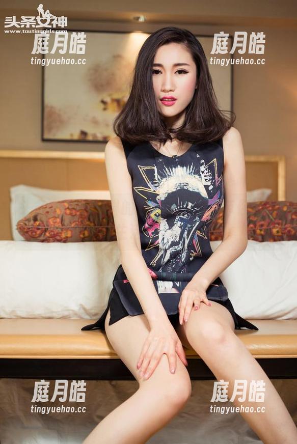 头条女神 - 琳琳的职业装套图，带你畅游在职场与生活的曖昧缝隙间。