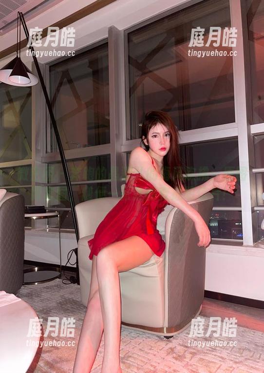 微密圈 - 奔跑的晶骡儿的海风吹拂：原图跟套图，随便一张就能变成明信片！