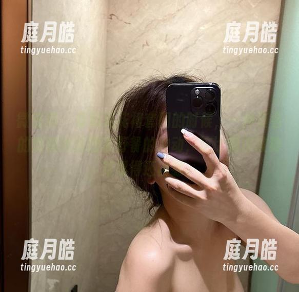 微密圈 - 看奶雯花裙套图的时候，一种莫名的想和她组团去野餐的冲动，这比偶尔被狗粮喂得还凶猛。