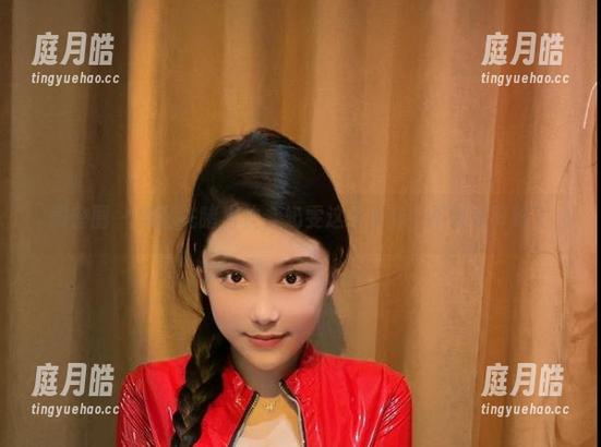 微密圈 - 美图先睹为快，奶雯这个女仆...不会走开吧？
