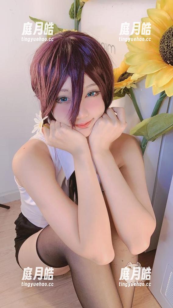 高清狂欢：如月灰真正的女王之姿，不得不说眼光真独特。