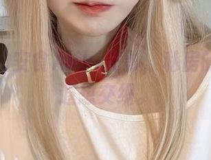 浴缸边的安食Ajiki光影，私房的温柔与遐想交织。