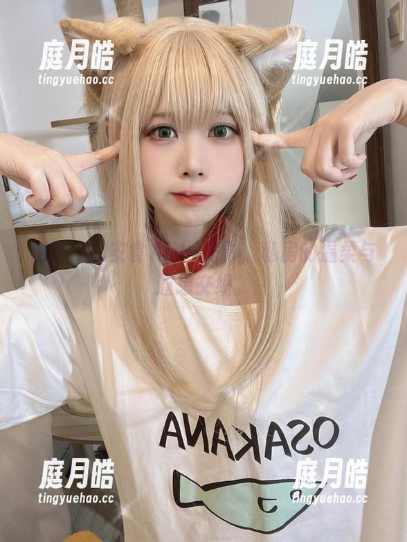 浴缸边的安食Ajiki光影，私房的温柔与遐想交织。