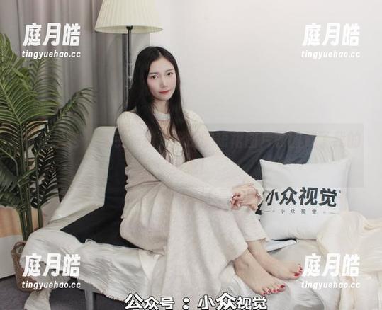 小众视觉 - 随手一拍，彤彤的短裙图片原图成了我的壁纸！