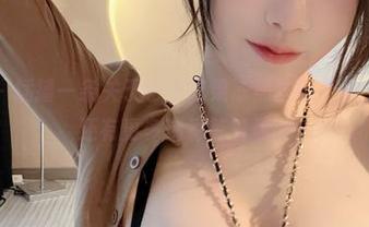 微密圈 – 插播一条关于小玉吃果冻黑丝的合集，照片里还有更多精彩等着你。