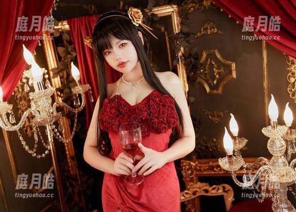 小瑶幺幺的婚纱图册：美如仙女，只差把她的饼干画得更好看！