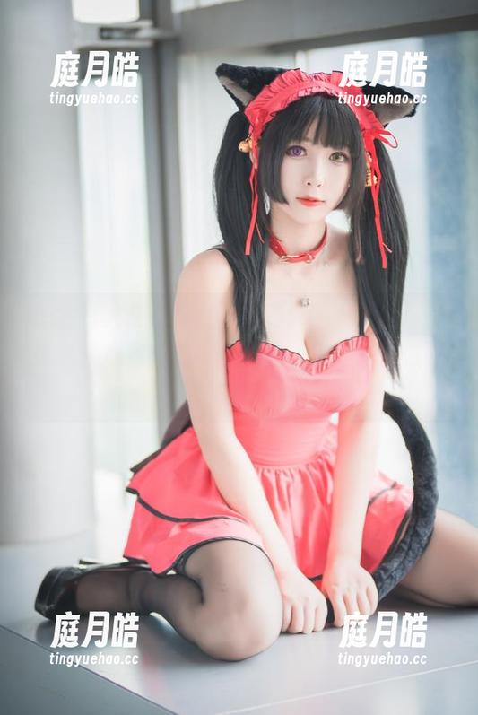 怎会有人在看兔女郎写真时手一抖，没一张能专心致志的。小酥酱，你是如何做到的？