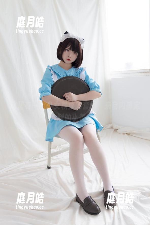 这里有一组少女秩序的套图，来自内部定制的小哲学