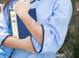 尤果网 – 柜子里隐藏的免费图片剧,等着被佟蔓打开。