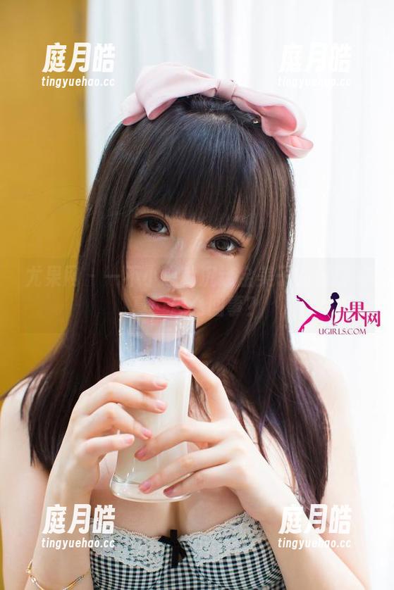 尤果网 - 一不小心就沉迷金美子的美脚写真，怎么回事？